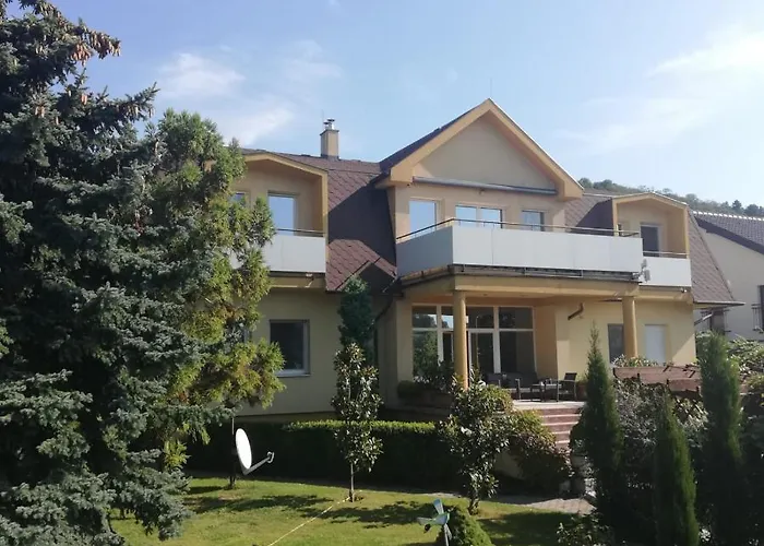 Rezident Consult S.r.o. Гостевой дом Братислава